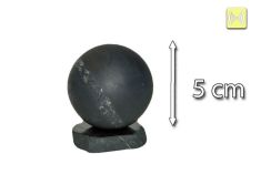 Unpolierter Schungitball mit Ständer.