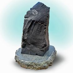 28 Rohsteine aus klassischem Schungit mit Bohrung