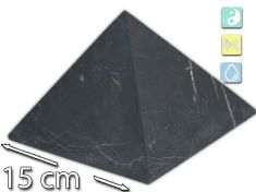 Die größte naturmatte Schungit-Pyramide mit 15 cm Grundfläche. Ein beeindruckender Naturstein aus Karelien für Harmonie, Ausgleich und die Anwendung mit Schungit-Wasser.