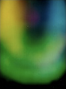 Das Aurafoto ohne Schungit zeigt ein unausgeglichenes Energiefeld mit dunklen Farben, das emotionale Belastungen und mangelnde Abgrenzung widerspiegelt